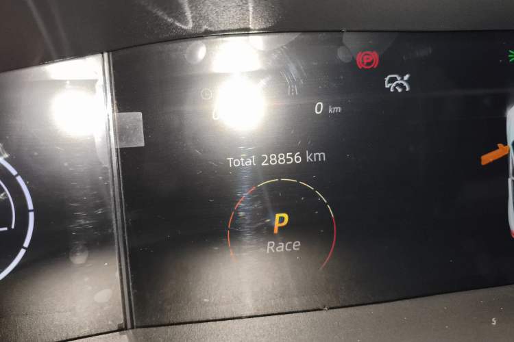 Used CHANGAN UNI-V 2022 1.5T Prestige Version Odometer Close Up