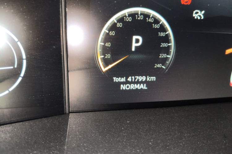 Used CHANGAN UNI-V 2022 1.5T Prestige Version Odometer Close Up