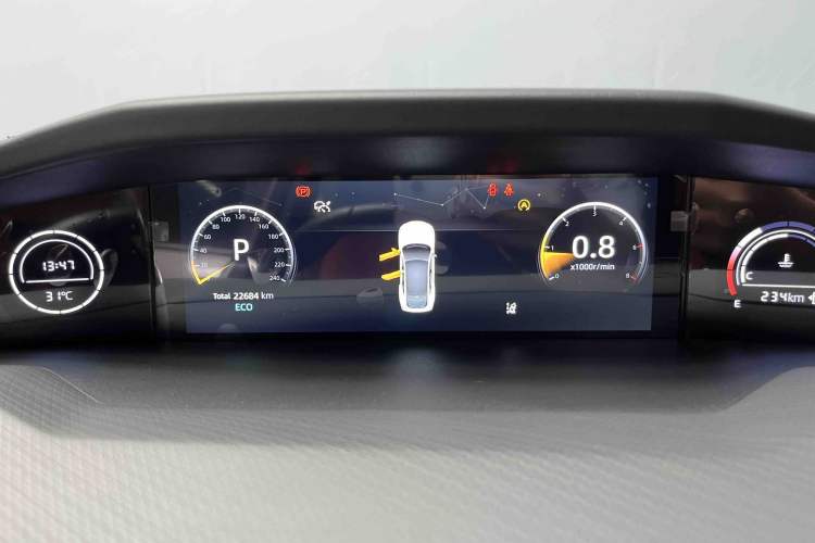 Used CHANGAN UNI-V 2022 1.5T Prestige Version Odometer Close Up