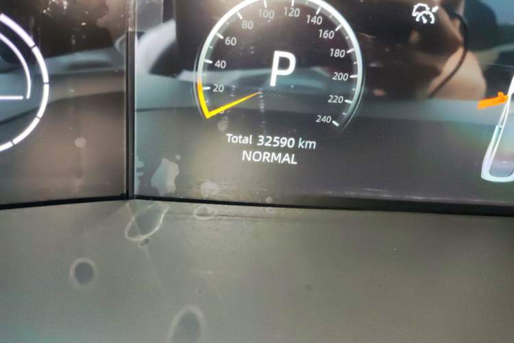 Used CHANGAN UNI-V 2022 1.5T Prestige Version Odometer Close Up