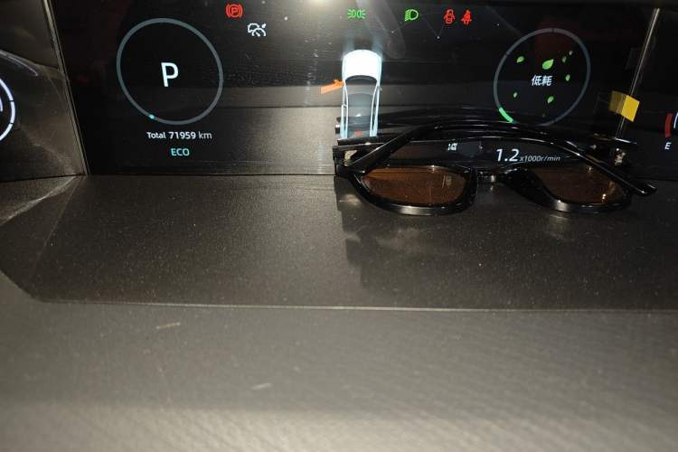 Used CHANGAN UNI-V 2022 2.0T Leading-Speed Edition Odometer Close Up
