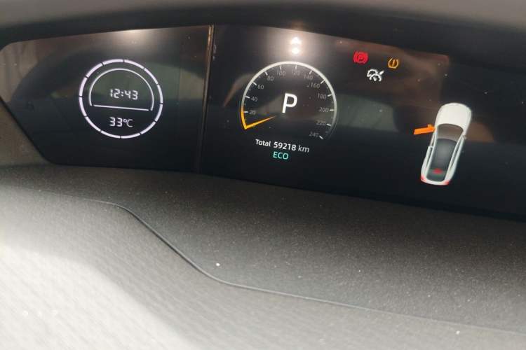 Used CHANGAN UNI-V 2022 1.5T Sport Edition Odometer Close Up