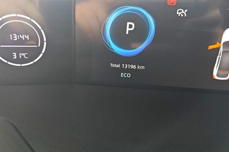 Used CHANGAN UNI-V 2022 1.5T Sport Edition Odometer Close Up