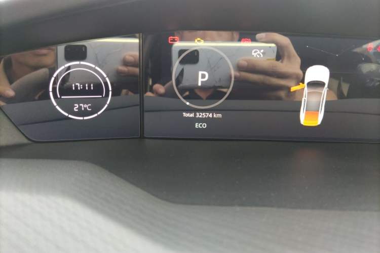 Used CHANGAN UNI-V 2022 1.5T Sport Edition Odometer Close Up