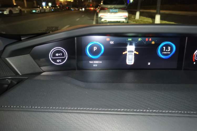 Used CHANGAN UNI-V 2022 1.5T Prestige Version Odometer Close Up