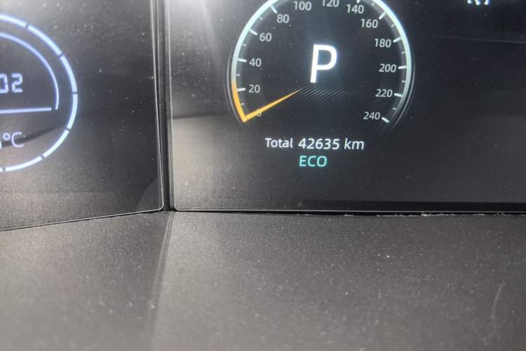 Used CHANGAN UNI-V 2022 1.5T Prestige Version Odometer Close Up