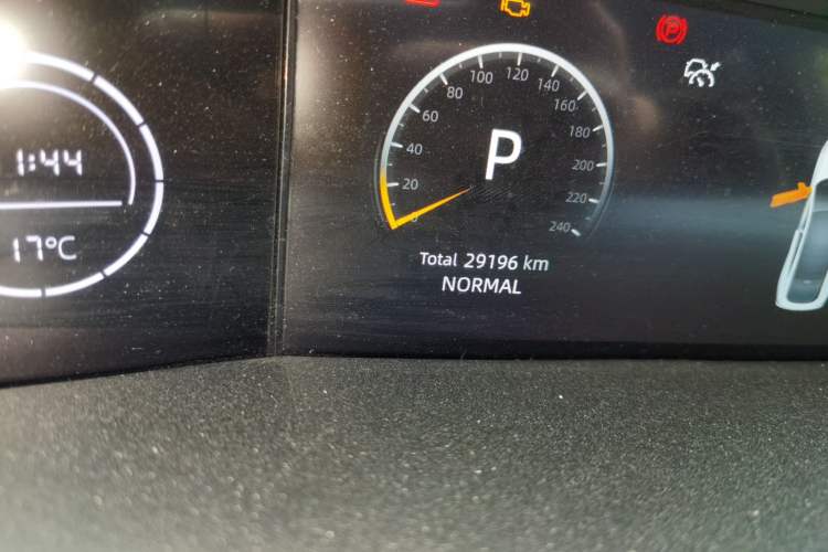 Used CHANGAN UNI-V 2022 1.5T Prestige Version Odometer Close Up