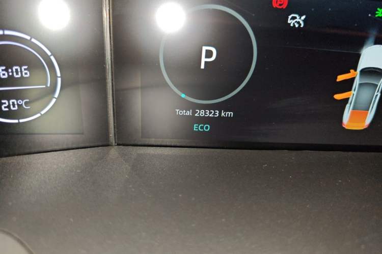 Used CHANGAN UNI-V 2022 1.5T Sport Edition Odometer Close Up