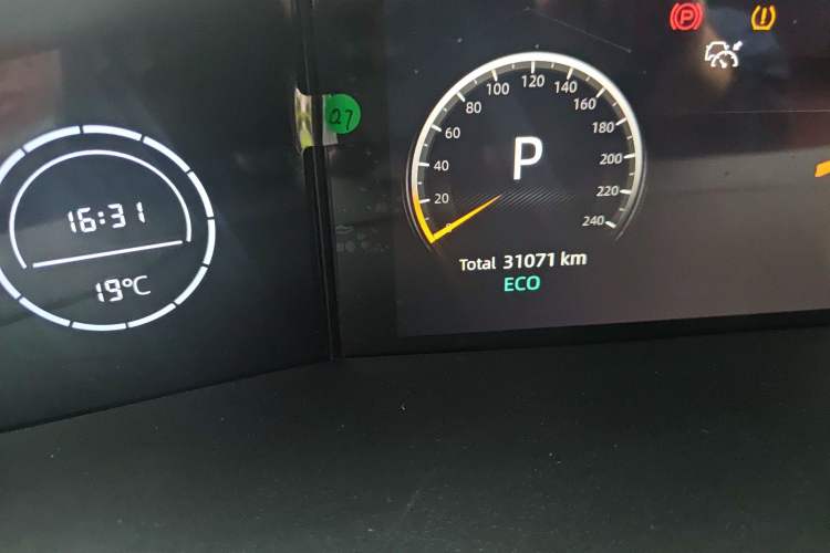 Used CHANGAN UNI-V 2022 1.5T Prestige Version Odometer Close Up