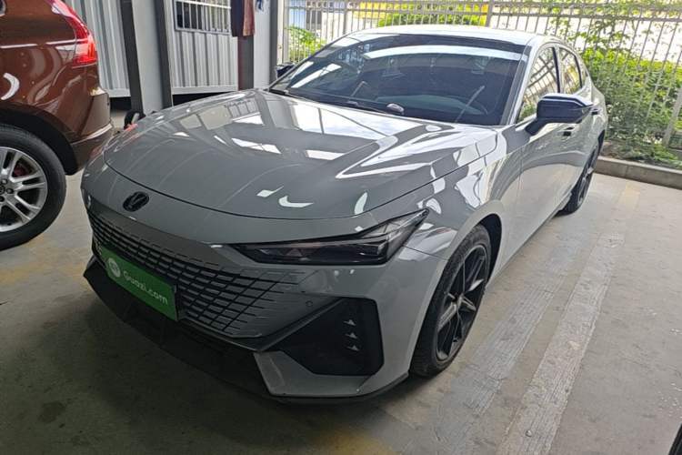 Używany CHANGAN UNI-V 2022 1.5T Prestige Version Guazi used car, China used car export, Used car for sale, Used cars, Cheapest cars for sale