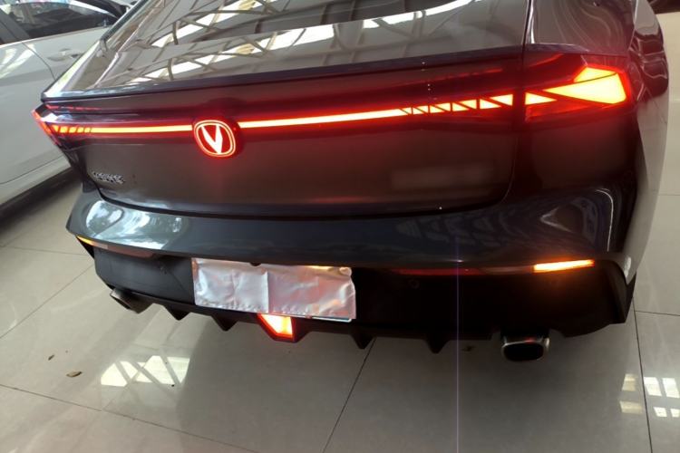 Used CHANGAN UNI-V 2022 1.5T Prestige Version Rear