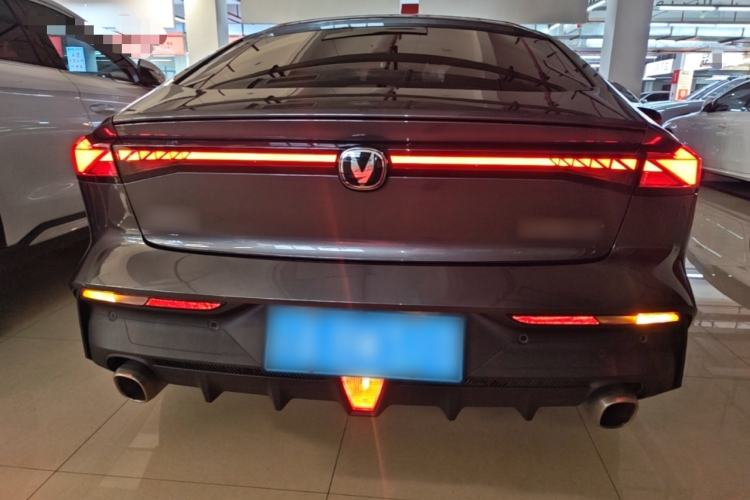 Used CHANGAN UNI-V 2022 1.5T Prestige Version Rear
