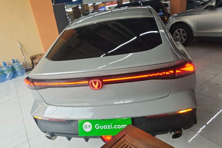 Used CHANGAN UNI-V 2022 1.5T Prestige Version Rear