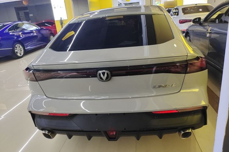 Used CHANGAN UNI-V 2022 1.5T Smart Navigation Version Rear