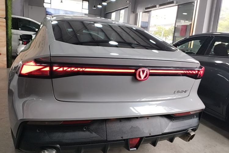Used CHANGAN UNI-V 2022 1.5T Prestige Version Rear