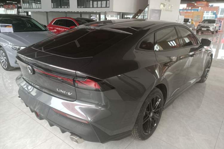 Used CHANGAN UNI-V 2022 1.5T Prestige Version Rear Right 45 Deg