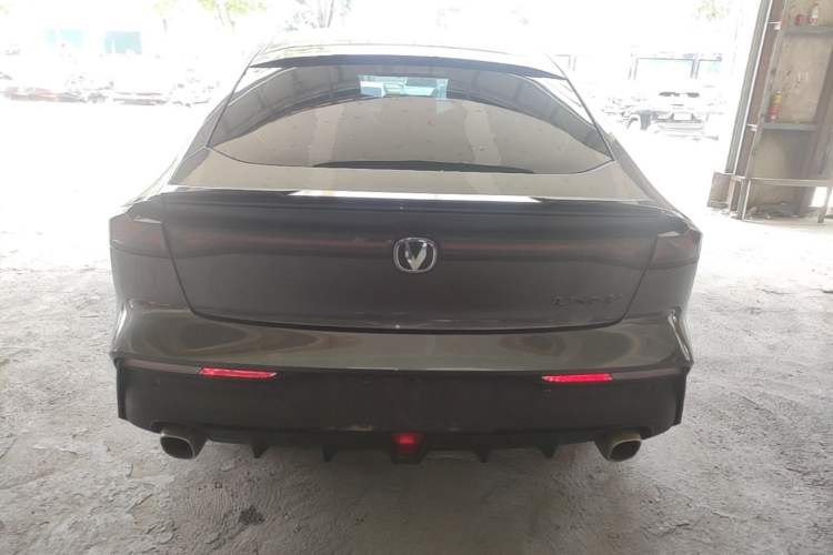 Used CHANGAN UNI-V 2022 1.5T Prestige Version Rear