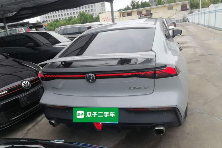 Used CHANGAN UNI-V 2022 1.5T Prestige Version Rear