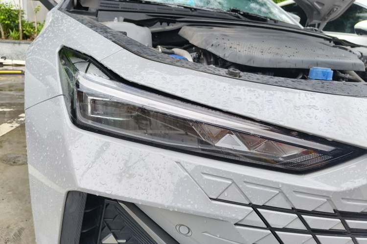 Used CHANGAN UNI-V 2022 1.5T Prestige Version Right Front Headlight