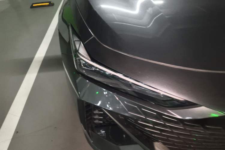 Used CHANGAN UNI-V 2022 1.5T Prestige Version Right Front Headlight