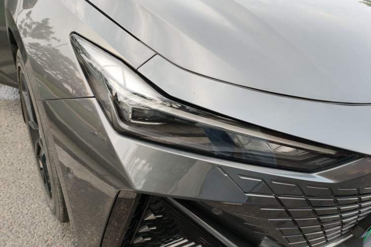 Used CHANGAN UNI-V 2022 1.5T Smart Navigation Version Right Front Headlight