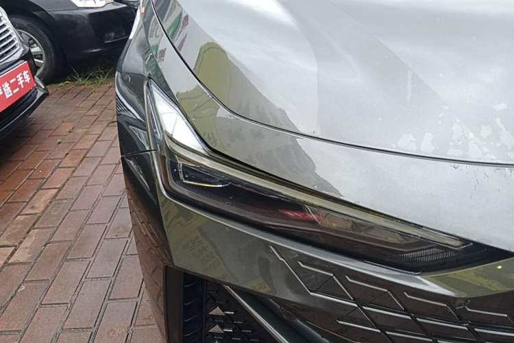Used CHANGAN UNI-V 2022 1.5T Prestige Version Right Front Headlight