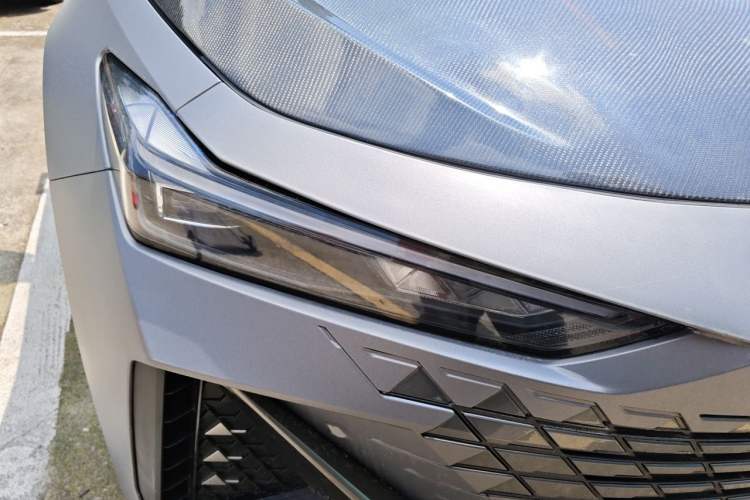 Used CHANGAN UNI-V 2022 1.5T Prestige Version Right Front Headlight