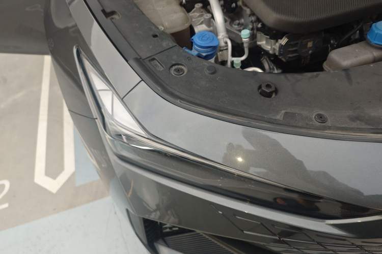 Used CHANGAN UNI-V 2022 1.5T Smart Navigation Version Right Front Headlight