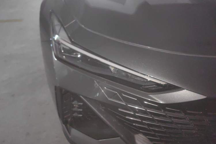 Used CHANGAN UNI-V 2022 1.5T Prestige Version Right Front Headlight