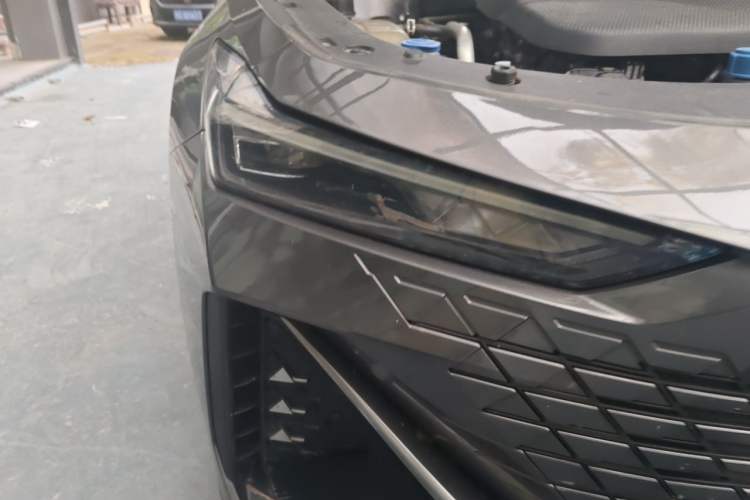 Used CHANGAN UNI-V 2022 1.5T Prestige Version Right Front Headlight