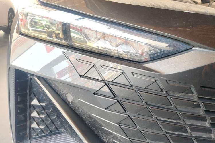 Used CHANGAN UNI-V 2022 1.5T Prestige Version Right Front Headlight