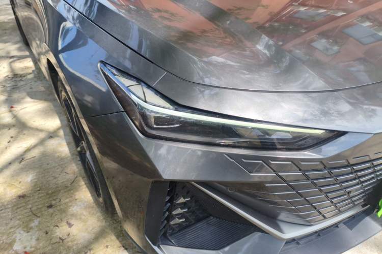 Used CHANGAN UNI-V 2022 1.5T Prestige Version Right Front Headlight