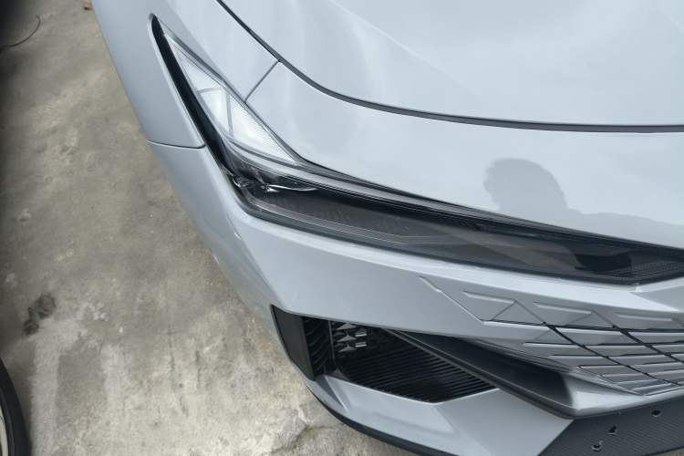 Used CHANGAN UNI-V 2022 1.5T Smart Navigation Version Right Front Headlight