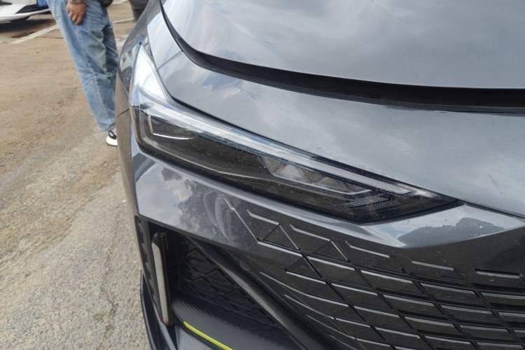 Used CHANGAN UNI-V 2022 1.5T Sport Edition Right Front Headlight