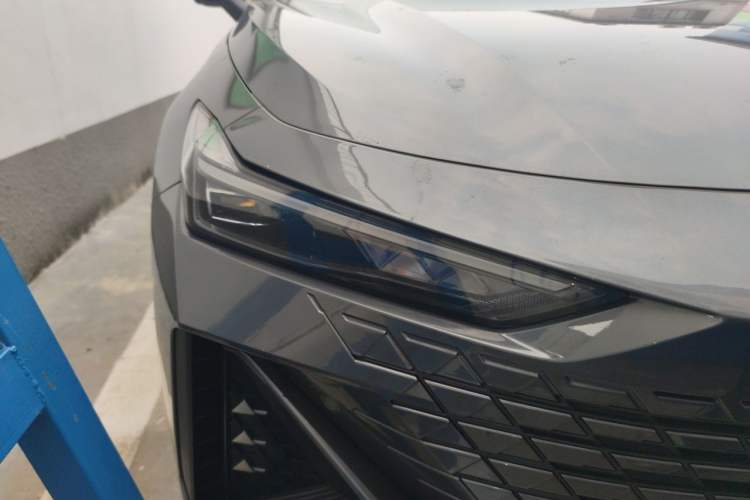 Used CHANGAN UNI-V 2022 1.5T Prestige Version Right Front Headlight