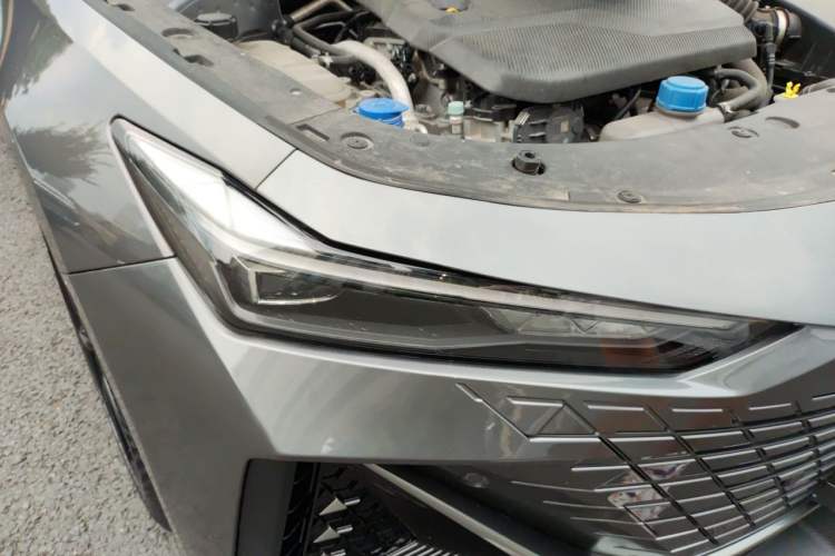 Used CHANGAN UNI-V 2022 1.5T Prestige Version Right Front Headlight