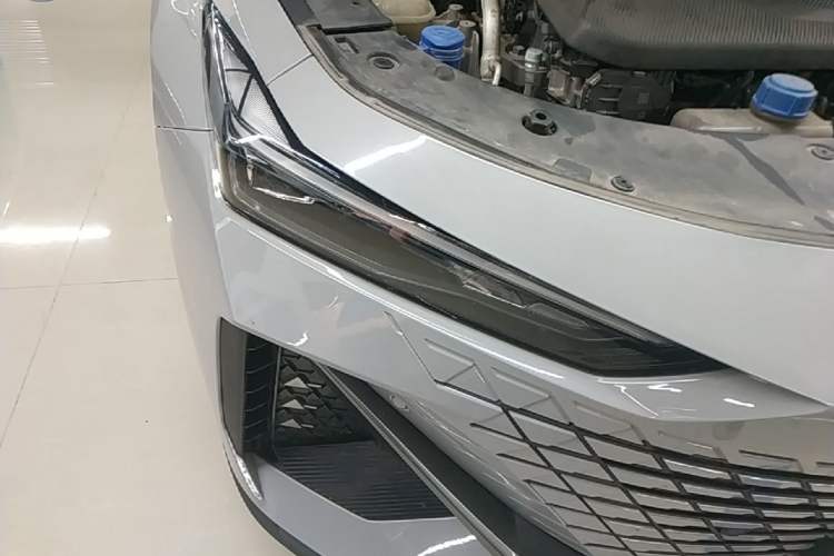 Used CHANGAN UNI-V 2022 1.5T Prestige Version Right Front Headlight