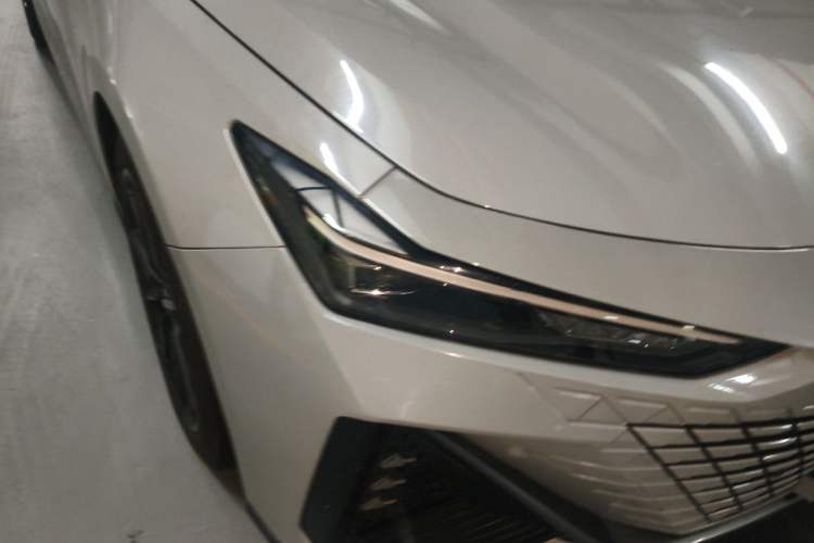Used CHANGAN UNI-V 2022 1.5T Prestige Version Right Front Headlight