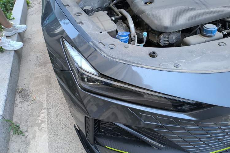 Used CHANGAN UNI-V 2022 1.5T Sport Edition Right Front Headlight