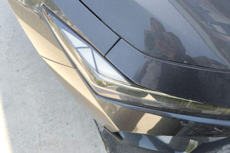 Used CHANGAN UNI-V 2022 1.5T Prestige Version Right Front Headlight