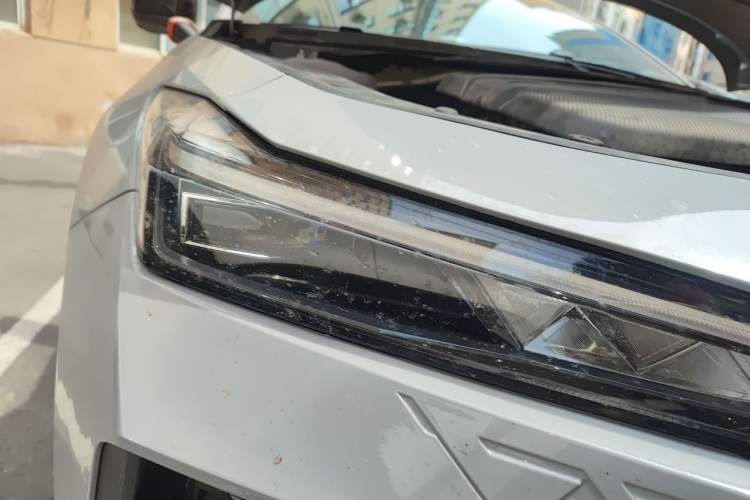 Used CHANGAN UNI-V 2022 1.5T Prestige Version Right Front Headlight