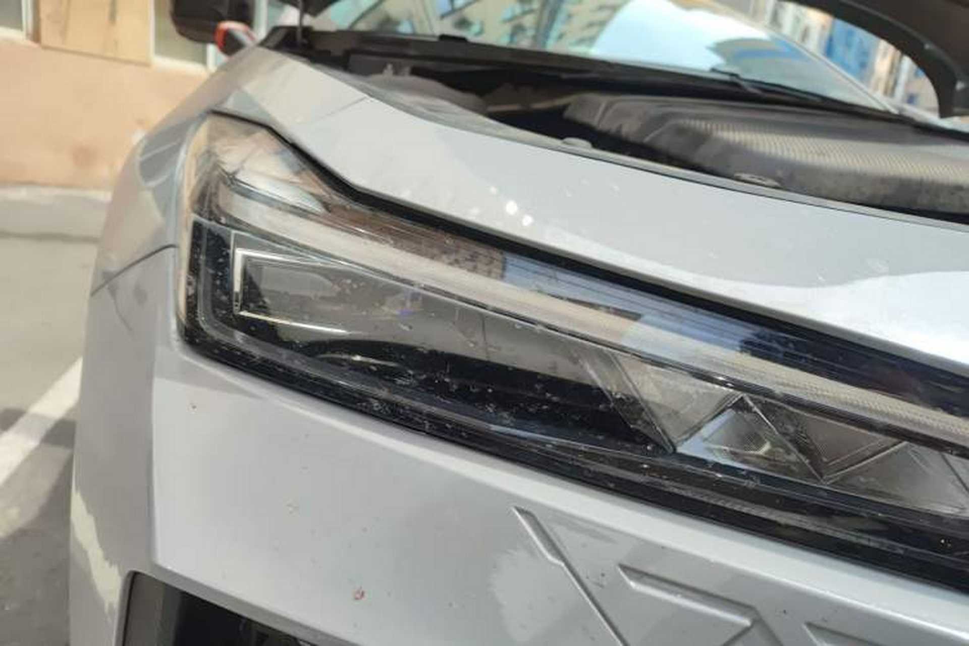 Used CHANGAN UNI-V 2022 1.5T Prestige Version Right Front Headlight
