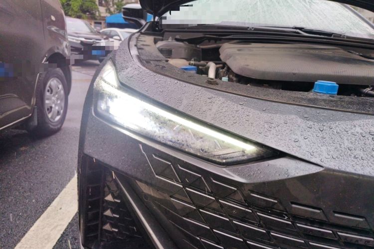 Used CHANGAN UNI-V 2022 1.5T Prestige Version Right Front Headlight