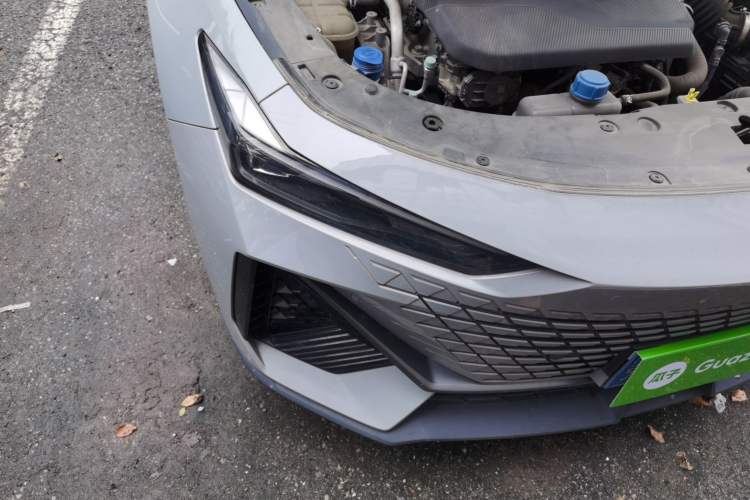 Used CHANGAN UNI-V 2022 1.5T Prestige Version Right Front Headlight