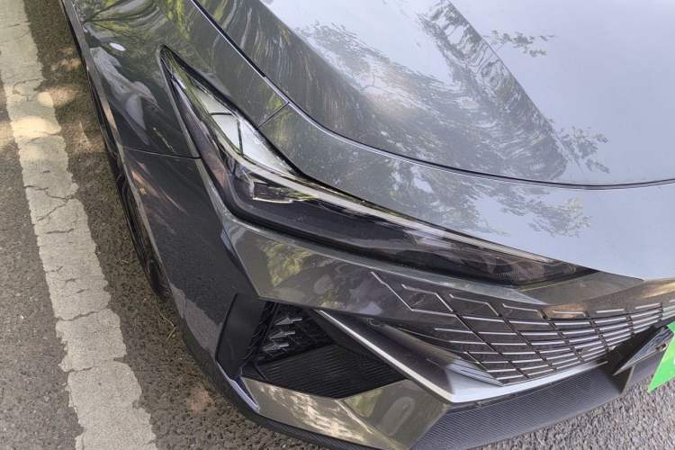 Used CHANGAN UNI-V 2022 1.5T Prestige Version Right Front Headlight