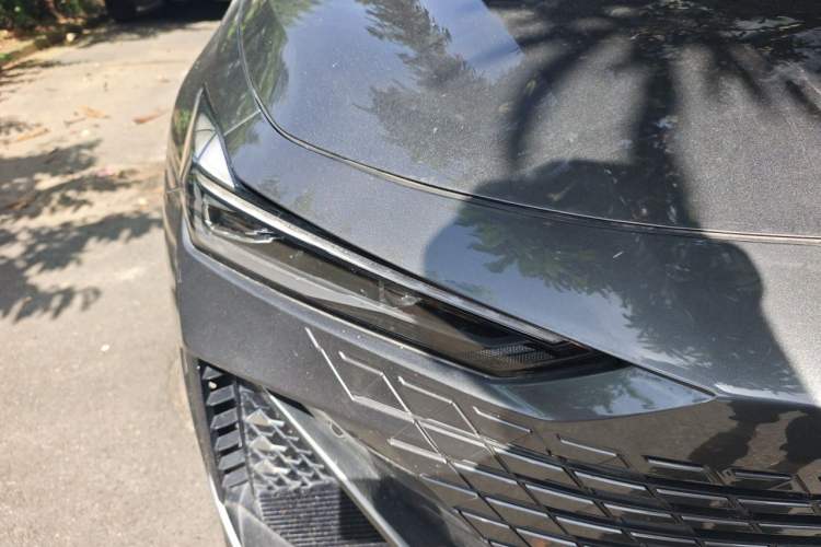 Used CHANGAN UNI-V 2022 1.5T Prestige Version Right Front Headlight