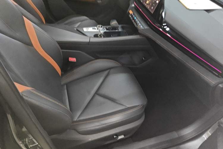 Used CHANGAN UNI-V 2022 1.5T Sport Edition Right Front Seat