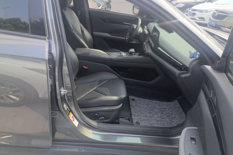 Used CHANGAN UNI-V 2022 1.5T Smart Navigation Version Right Front Seat