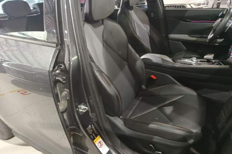 Used CHANGAN UNI-V 2022 1.5T Prestige Version Right Front Seat