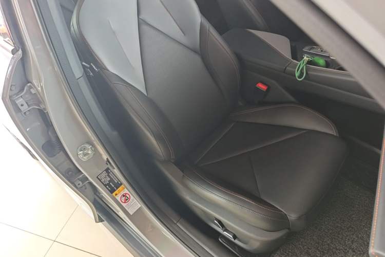 Used CHANGAN UNI-V 2022 1.5T Prestige Version Right Front Seat